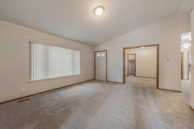 Foto del edificio - 3 bed 2 bath rancher