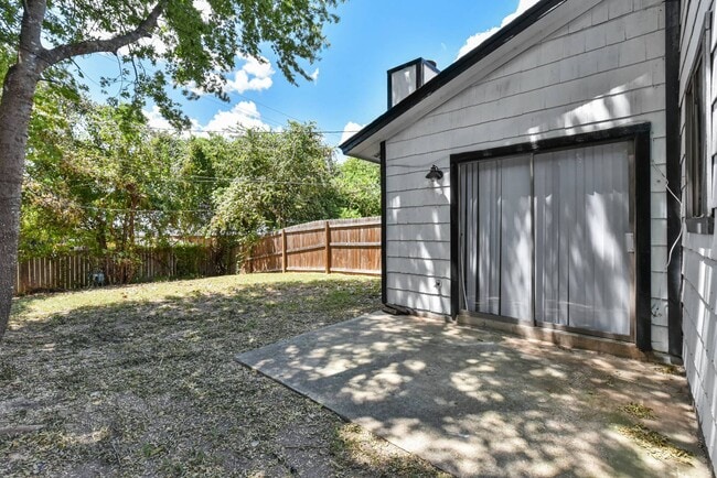 Building Photo - 1224 Westway Cir