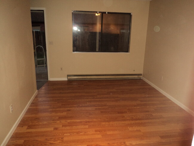 Building Photo - 1701 Erin Ct