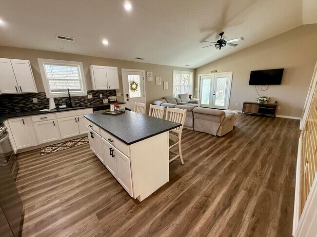 Foto del edificio - 813 Eaton Hollow Rd SW