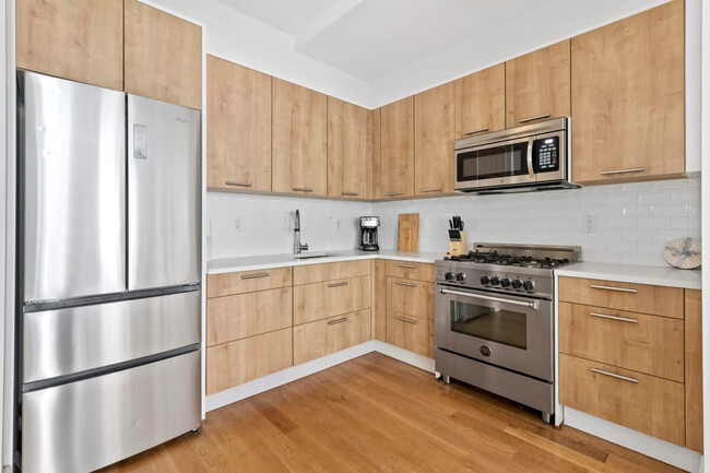Foto del edificio - 519 W 45th St