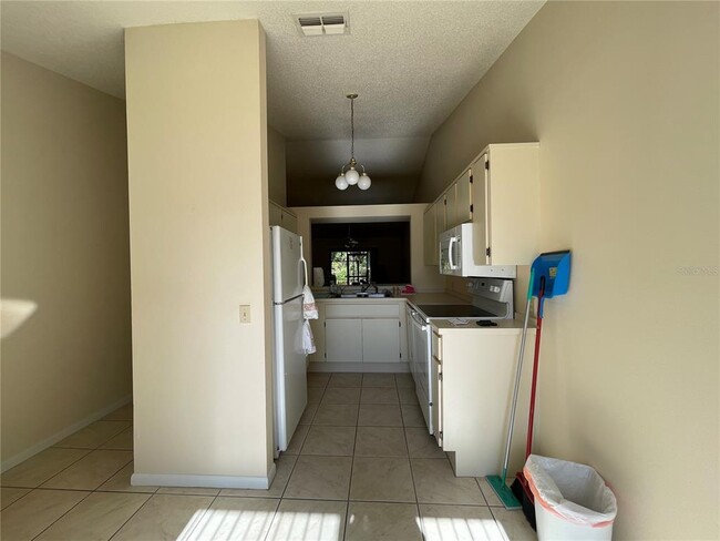 Building Photo - 503 Whispering Pines Blvd