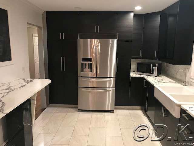 Building Photo - 469 E Park Ave