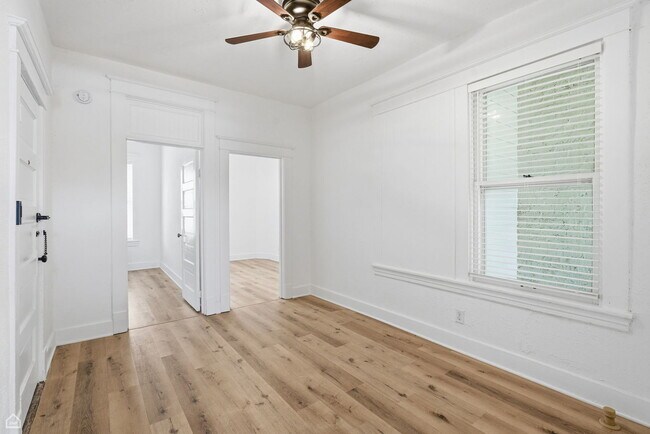 Foto del edificio - 107 1/2 Dean St