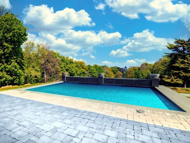 Building Photo - 21 N Farragut Rd