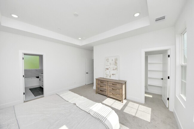 Foto del edificio - 2424 Harrington St