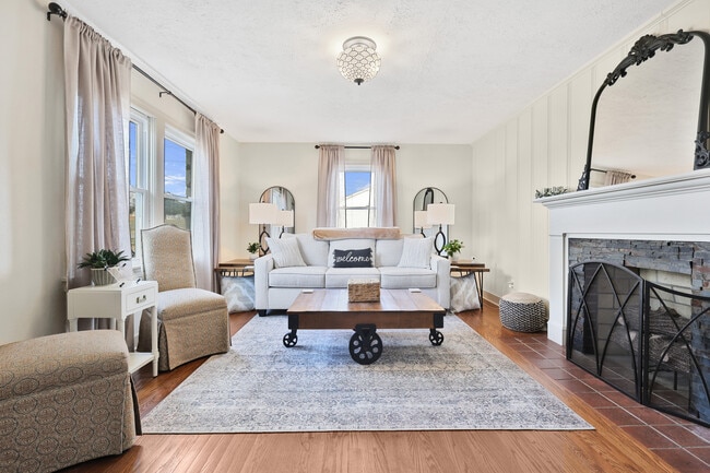 Building Photo - 1700 Kirby Dr