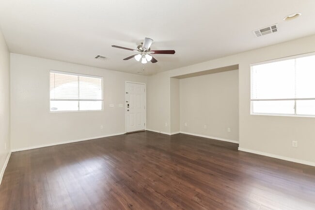 Building Photo - 6015 Ambleshire Ave
