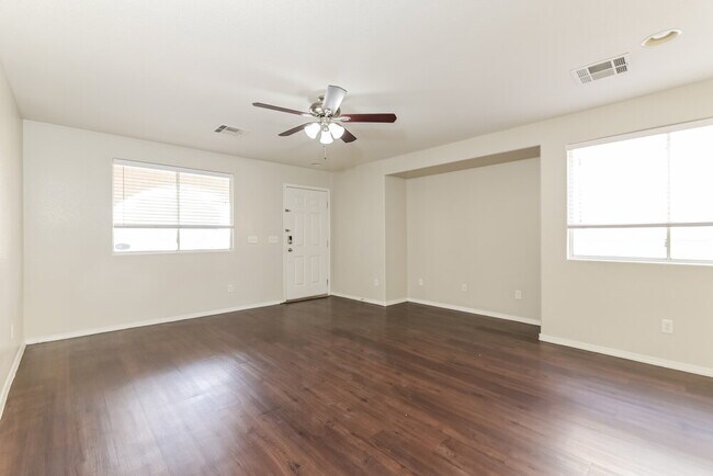 Foto del edificio - 6015 Ambleshire Ave