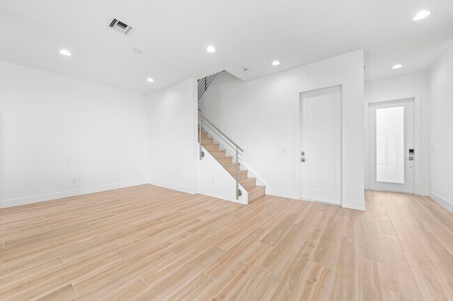Building Photo - 1450 SW 23rd St