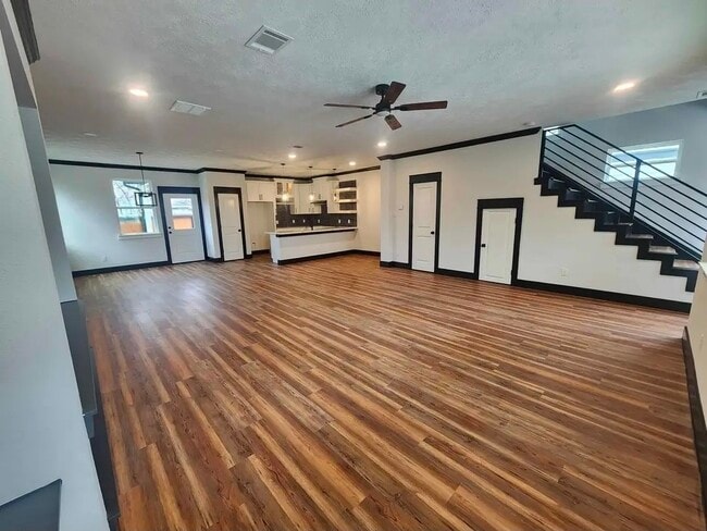 Building Photo - 1002 Natchez Ave