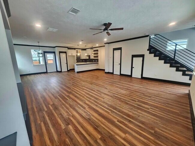 Foto del edificio - 1002 Natchez Ave