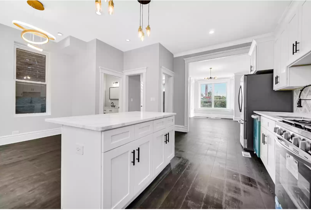 Foto principal - 3338 W Congress Pkwy