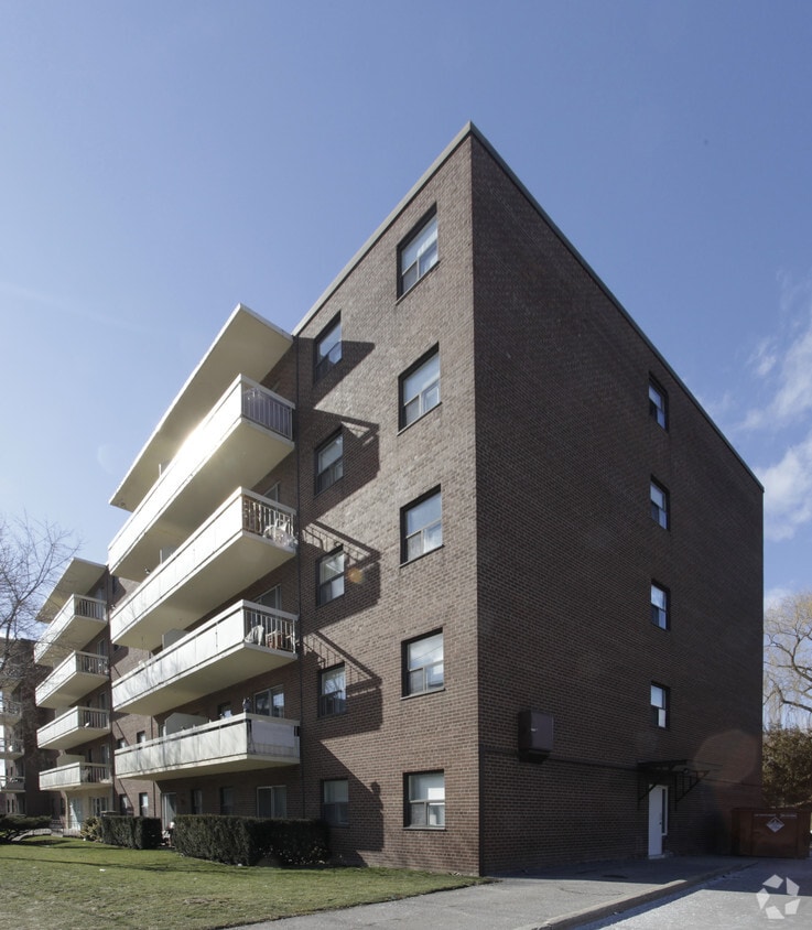 Building Photo - Baythorn Place