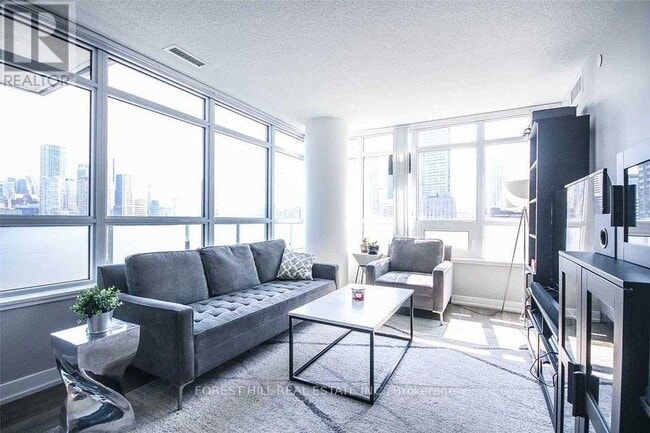 Building Photo - 365 Church St