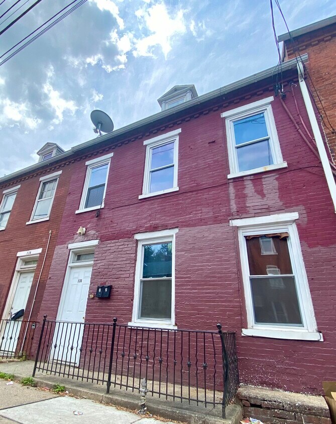 336 S Prince St Unit 2, Lancaster, PA 17603 Room for Rent in