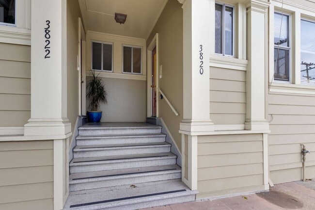 Building Photo - 3818 Opal St
