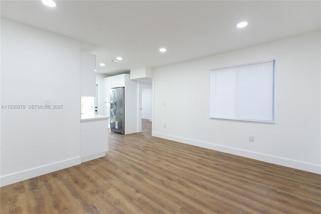 Foto del edificio - 1814 NW 8th Pl