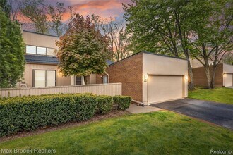 Building Photo - 7432 Azalea Ct