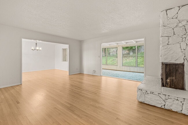 Building Photo - 9351 La Suvida Dr