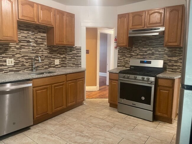 Building Photo - 6 Bailey St