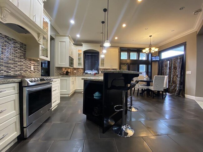 Photo du bâtiment - 11655-1187A 87a Ave