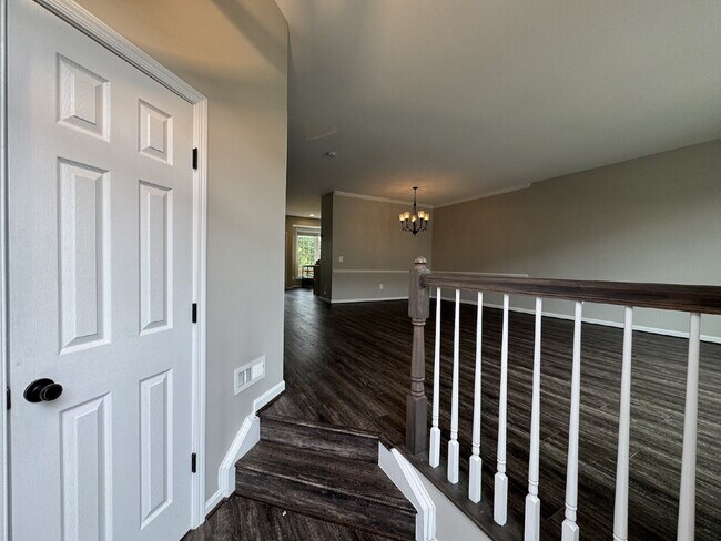 Foto del edificio - Your Exquisite Herndon Sanctuary Awaits