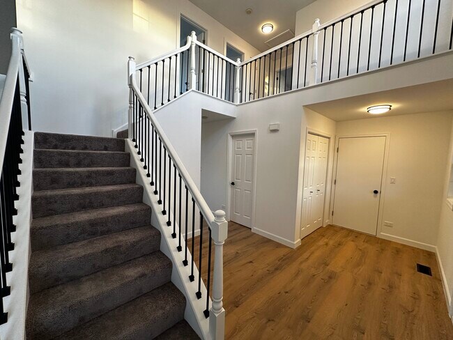 Main Entrance Stairway - 1810 Larkspur Dr