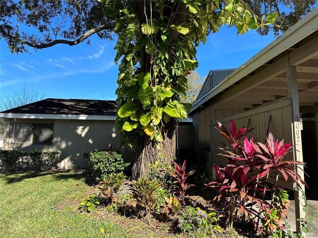 Foto del edificio - 8002 Hibiscus Dr