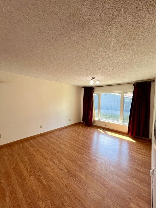 Building Photo - Dunlap Ave 4018-