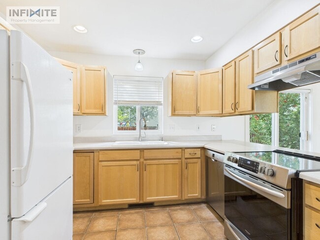 Building Photo - 3 Bedroom with a One Car Garage