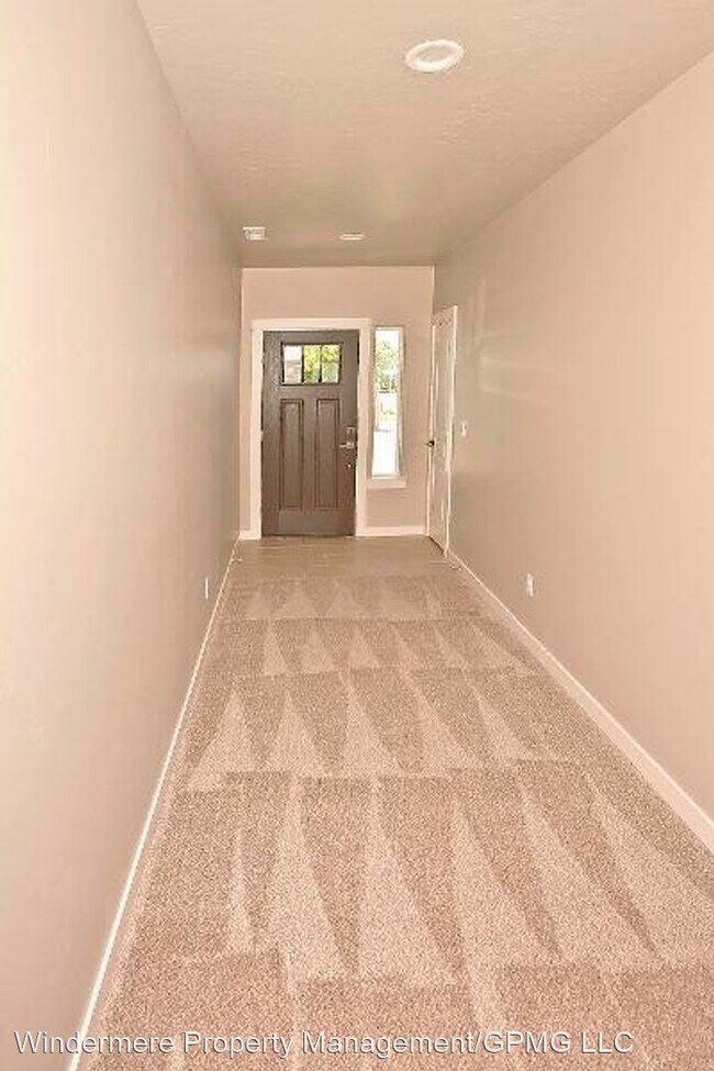 Building Photo - 3 br, 2 bath House - 6816 S. Silver Spur Wy.