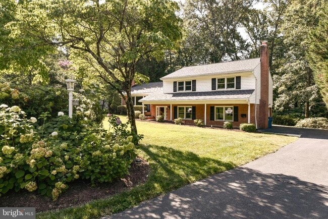 Building Photo - 9205 Hamilton Dr