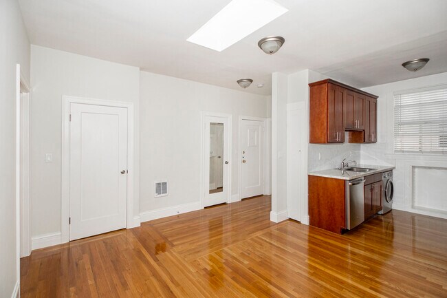 Building Photo - 470 14th Street
