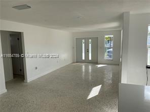 Building Photo - 2250 SW 69th Ave