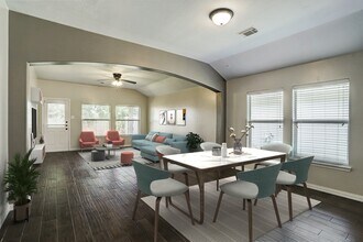 Building Photo - 407 Annatto Ln