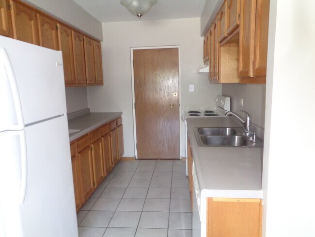 Building Photo - 4754 W 101st St