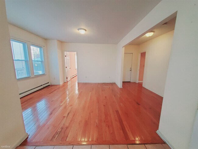 Foto del edificio - 3 br, 2 bath Condo - 40 Tierney St Apt 1