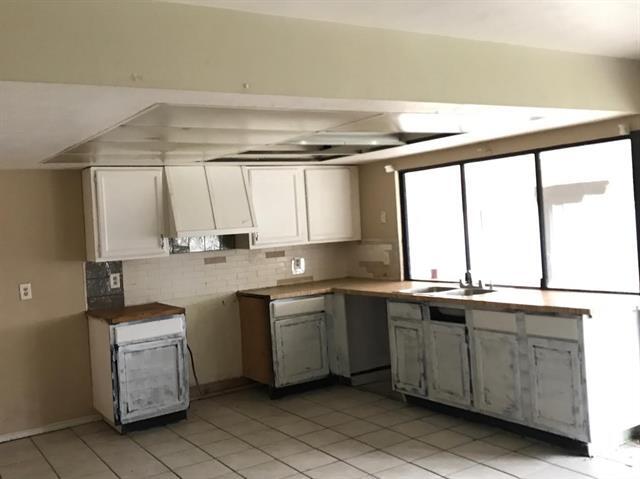 Primary Photo - 5701 Excalibur Dr