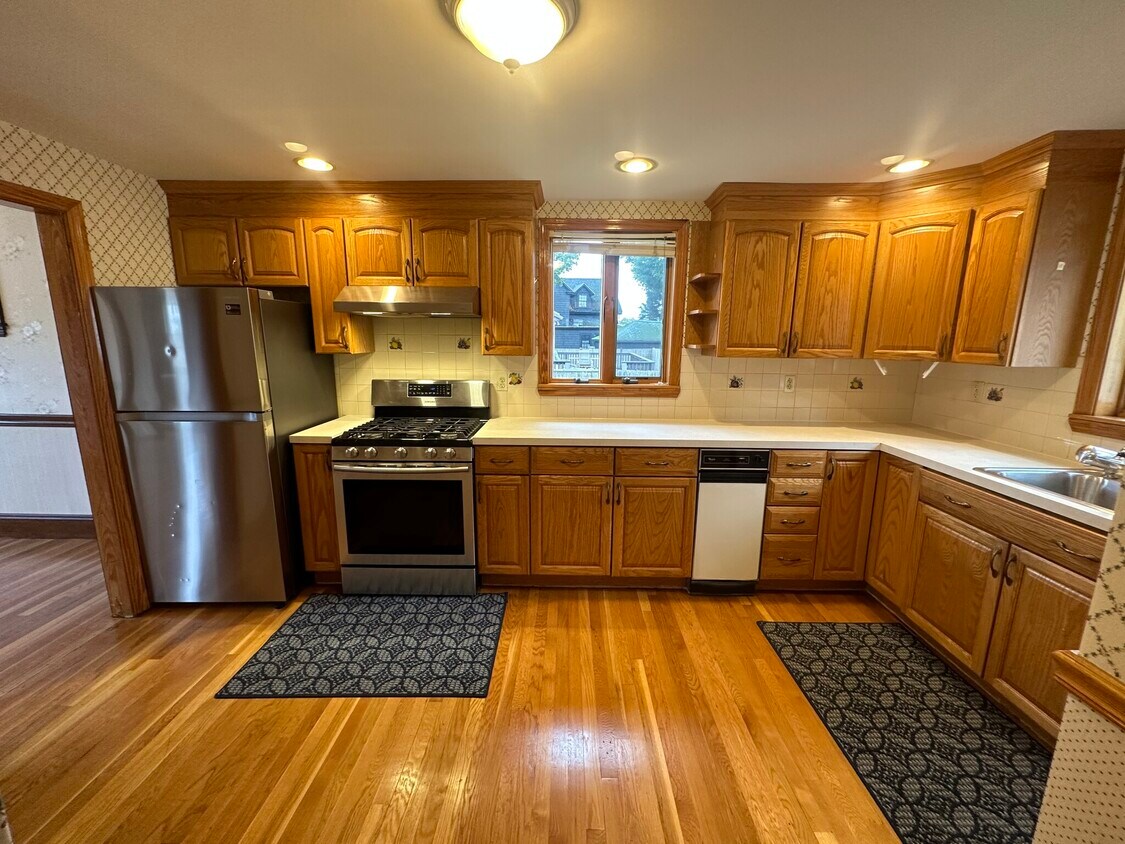 Primary Photo - 235 Ashcroft Rd