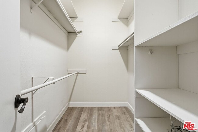 Foto del edificio - 1271 Stoner Ave