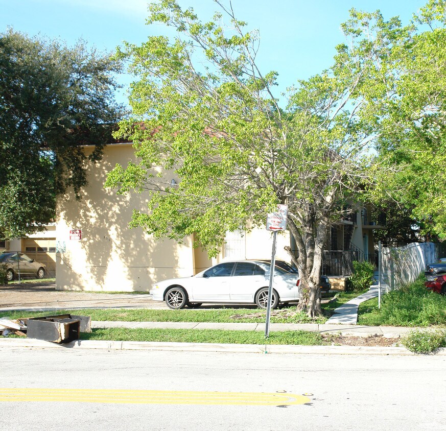 Building Photo - 5990 NE 4th Ct
