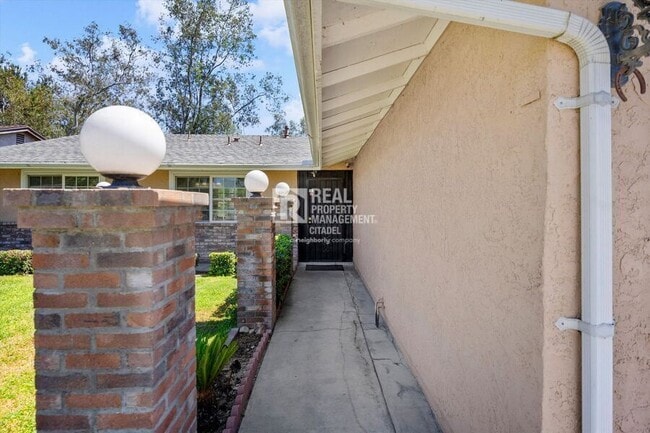 Foto del edificio - 16653 Mallory Dr