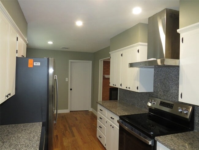 Building Photo - 3316 Darby Ln