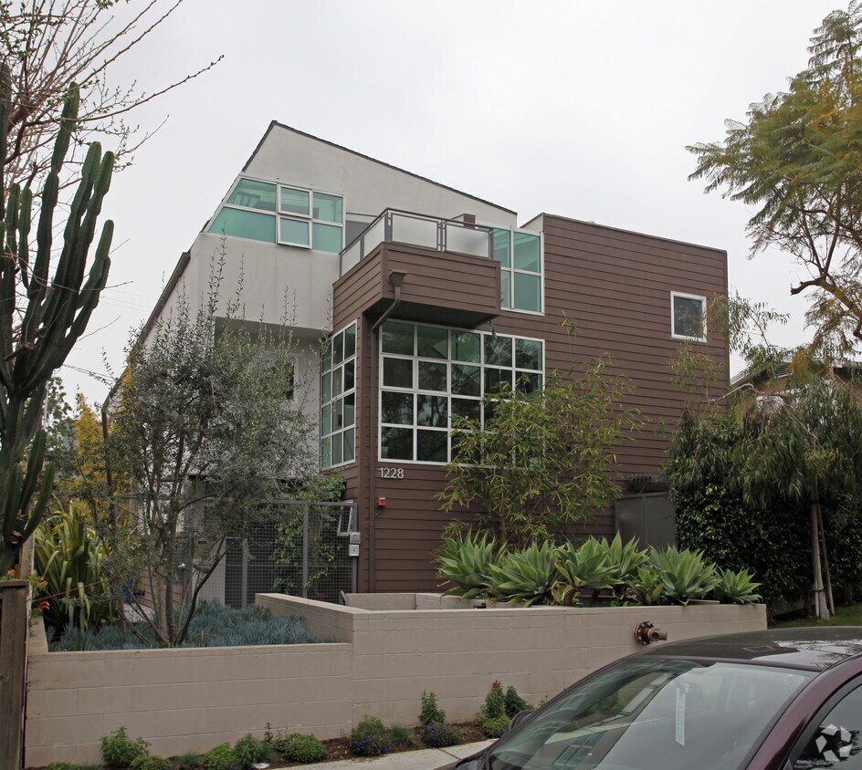 Building Photo - 1228 21st St