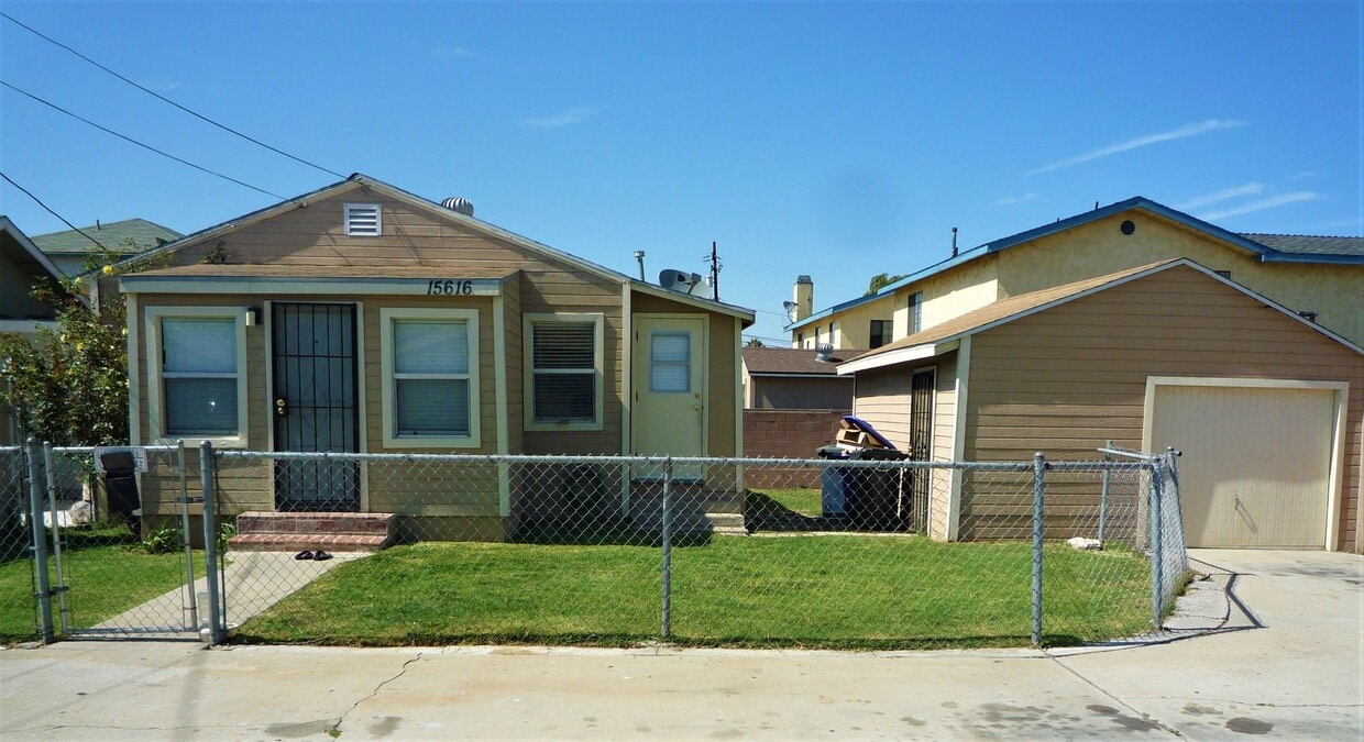Building Photo - 15614-15618