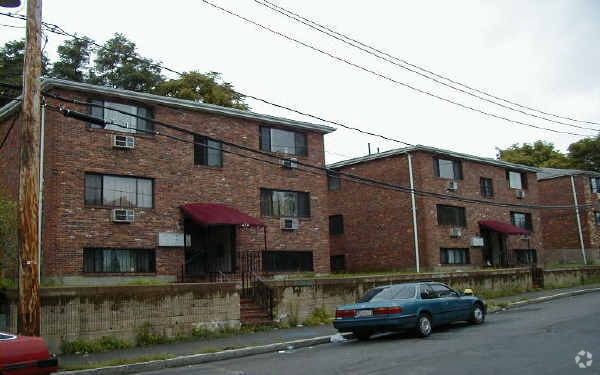 Primary Photo - 130-134 Ballou Ave