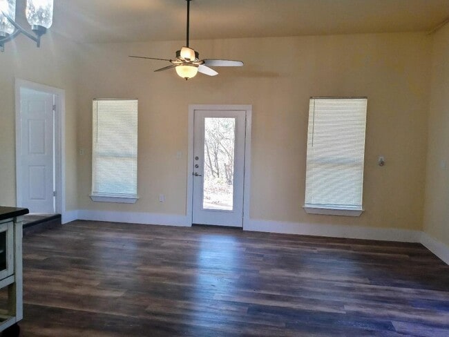 Foto del edificio - 2588 Connie Dr