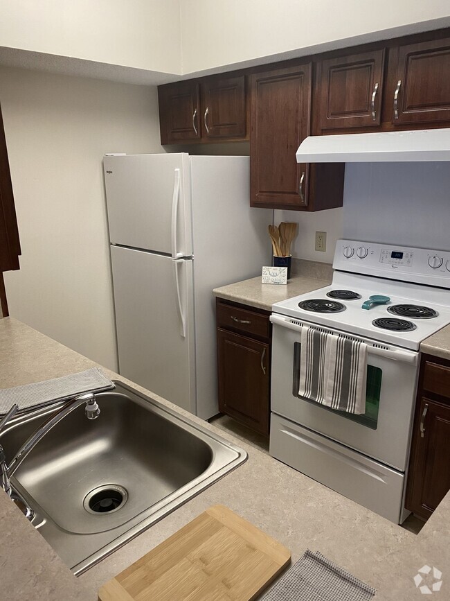 Apartments for rent near Barnes Nature Center in Bristol, CT