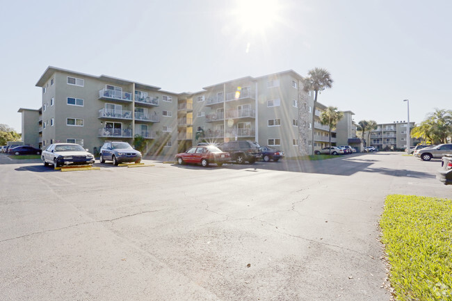 Foto del edificio - Palm Lake Apartments